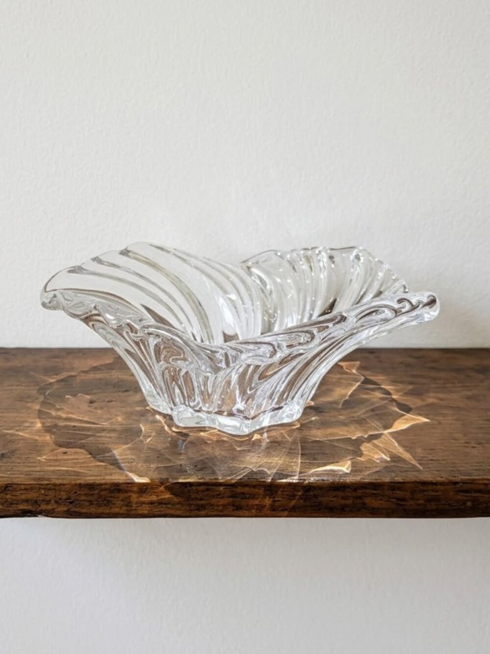 Vintage Crystal Scalloped Bowl Decorative Pressed Glass Spiral Swirl Ribbed 8"